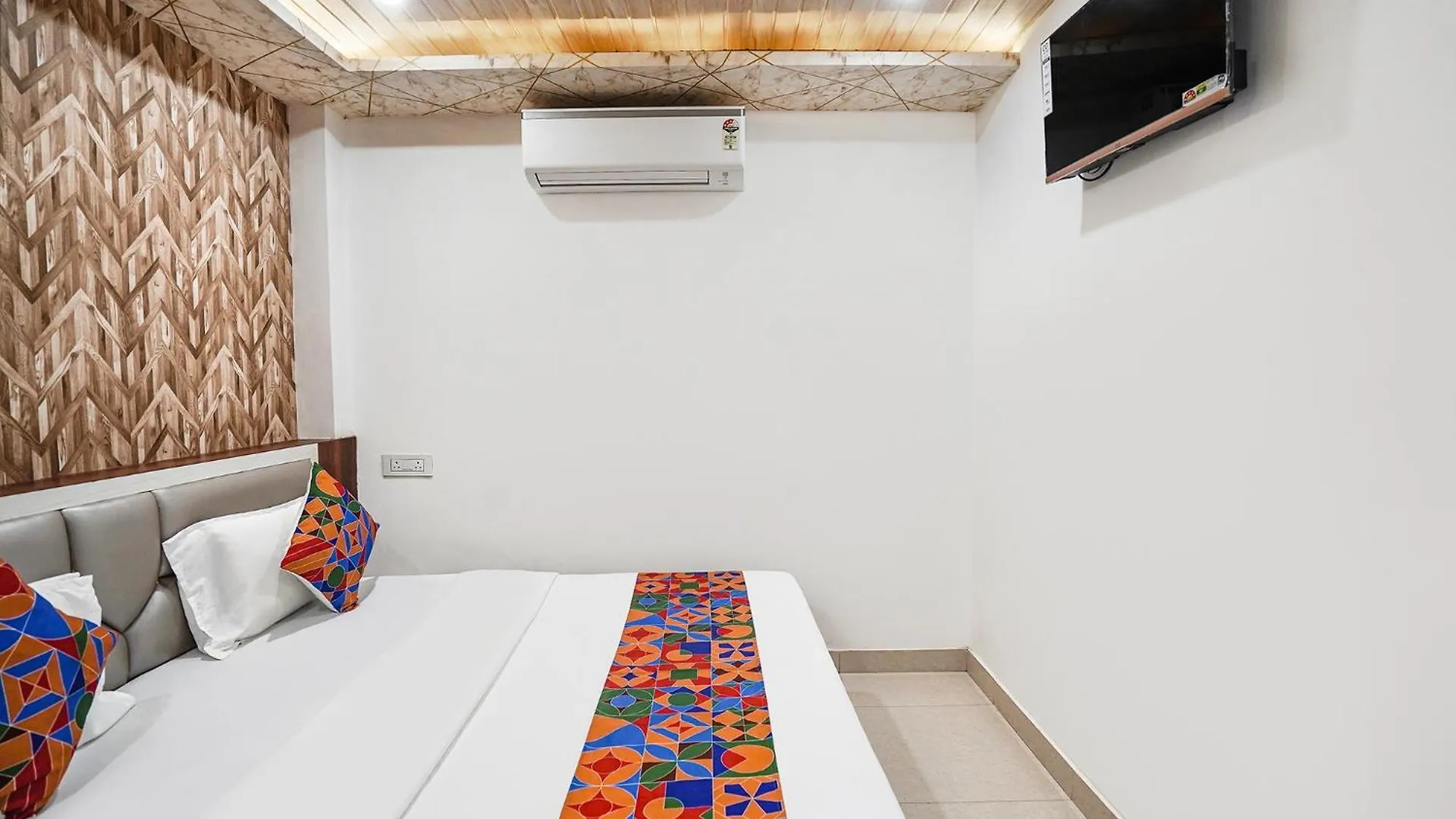 Fabhotel The Pleasure Stay Varanasi Hotell