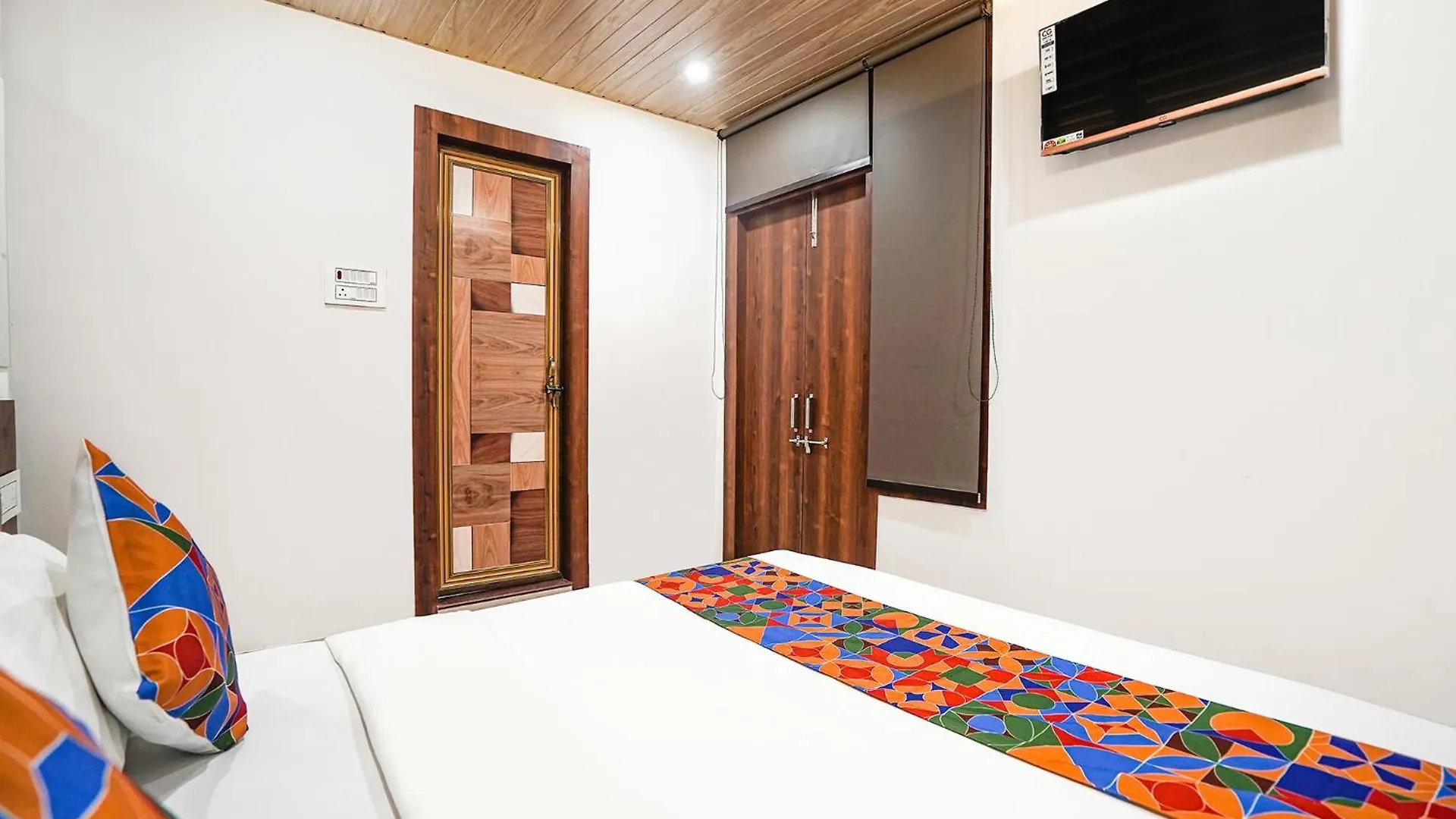 Fabhotel The Pleasure Stay Varanasi Indien