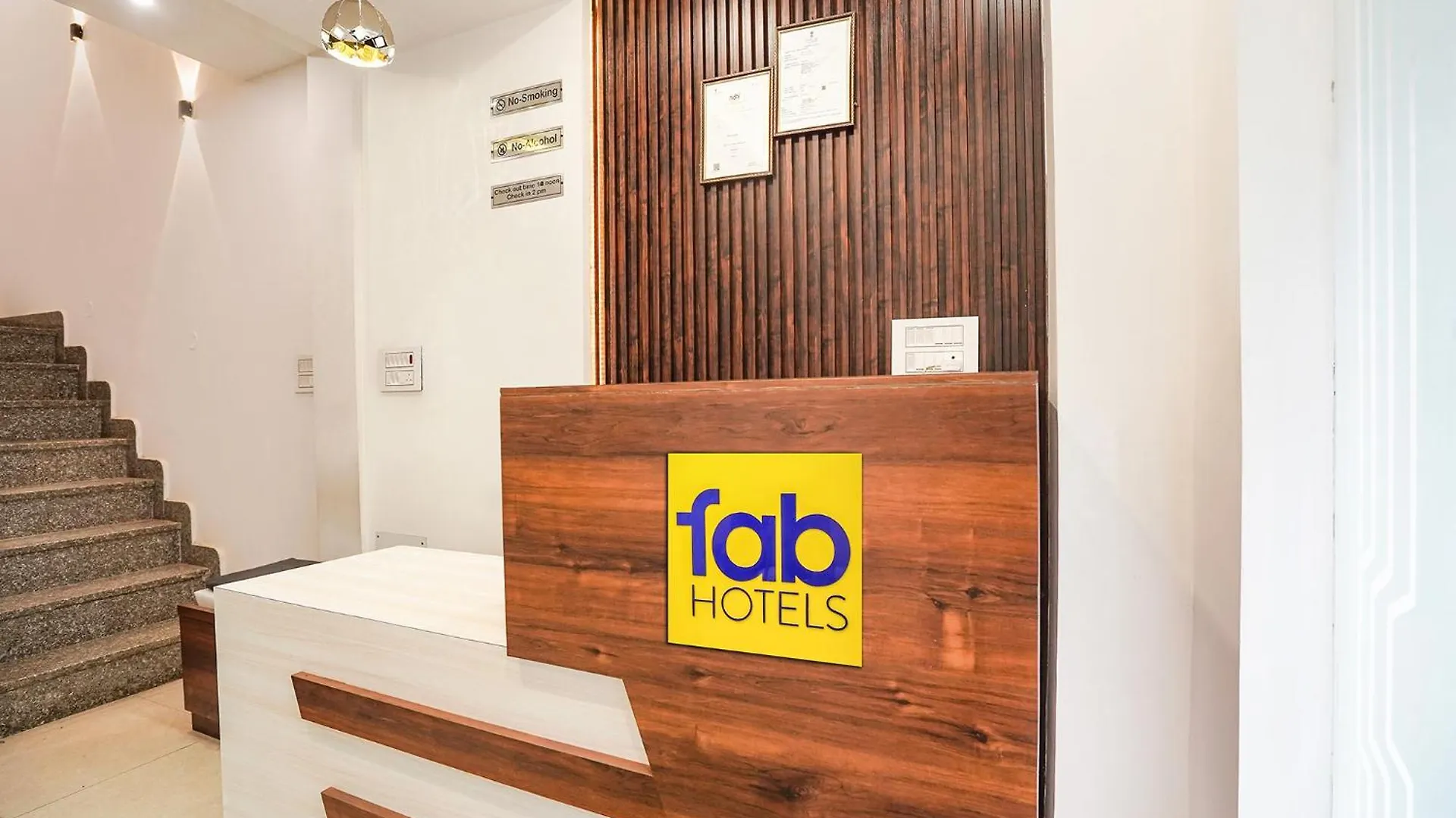 Fabhotel The Pleasure Stay Varanasi Hotell