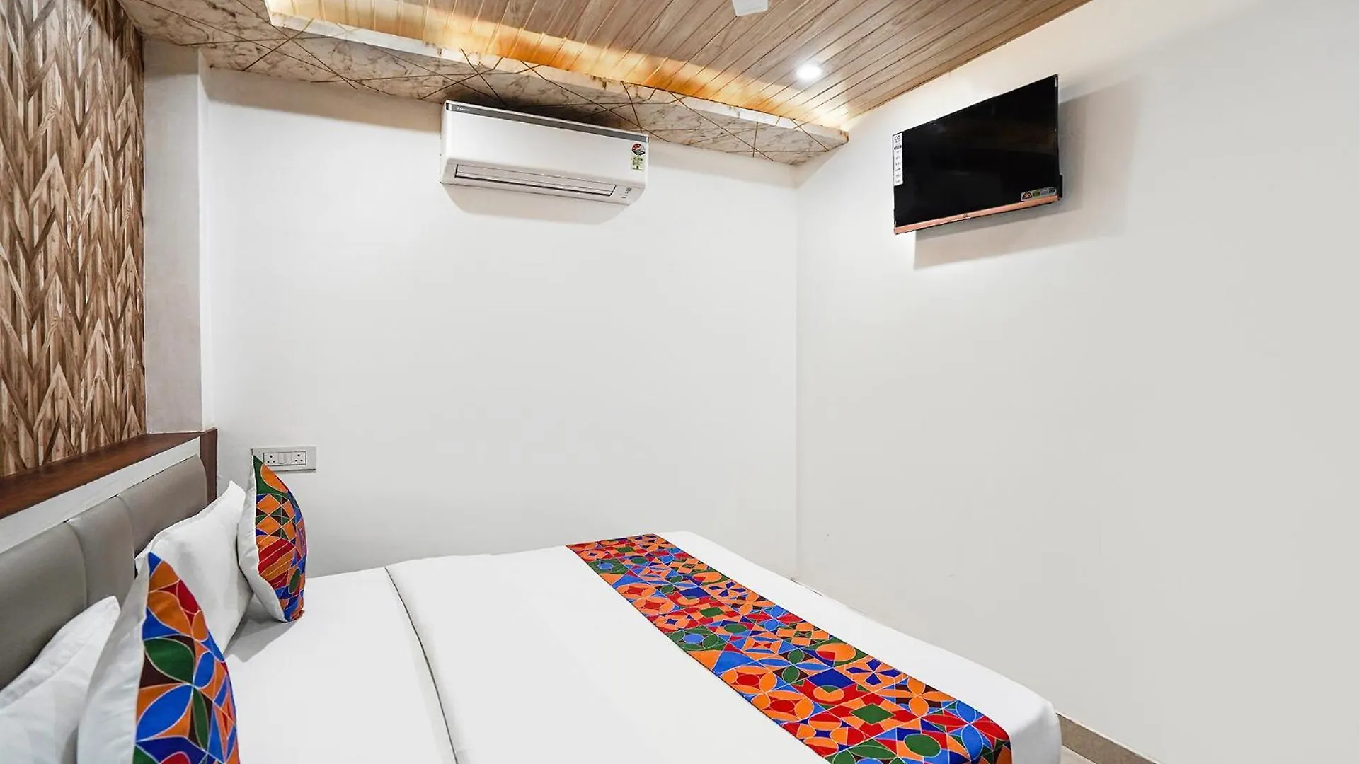 Fabhotel The Pleasure Stay Váránaszi Szálloda